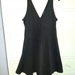Black sleeveless jersey dress